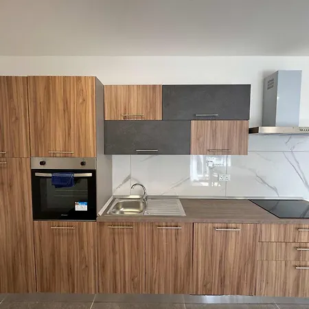 Spacious 2 Bed With Terrace - By Hostmt Il-Fgura