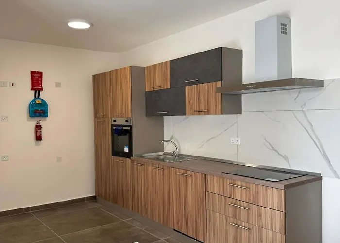 Spacious 2 Bed With Terrace - By Hostmt * Ta' Penza