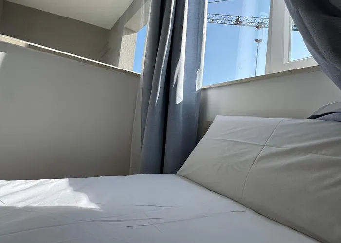 Spacious 2 Bed With Terrace - By Hostmt Διαμέρισμα