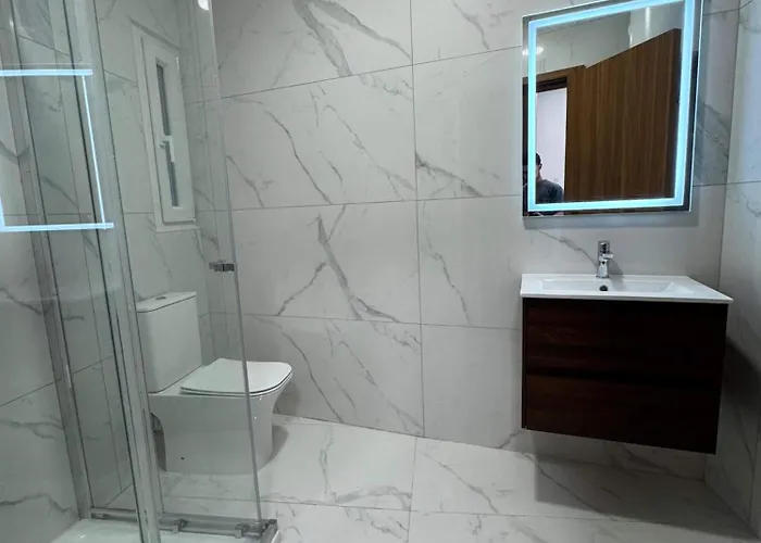 Διαμέρισμα Spacious 2 Bed With Terrace - By Hostmt *