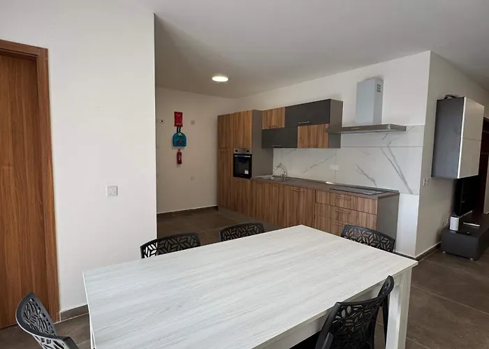 Διαμέρισμα Spacious 2 Bed With Terrace - By Hostmt Ta' Penza