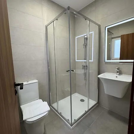 Spacious 2 Bed With Terrace - By Hostmt * Il-Fgura