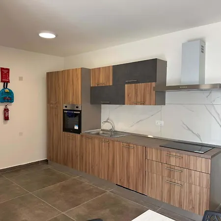 Spacious New 2 Bed And Balcony Ta' Penza