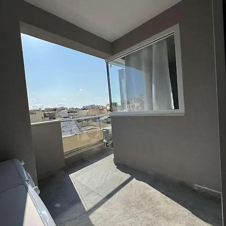 Spacious 2 Bed With Terrace - By Hostmt Apartment *