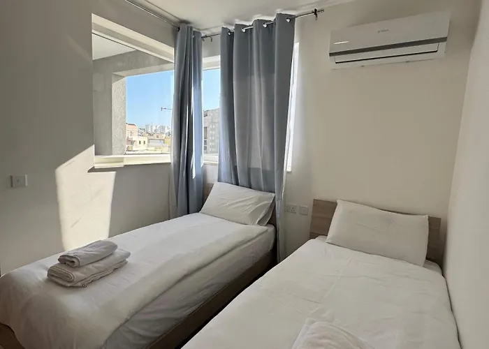 Appartement Spacious 2 Bed With Terrace - By Hostmt