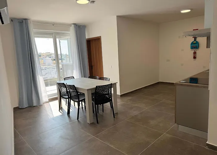 アパート Spacious 2 Bed With Terrace - By Hostmt *