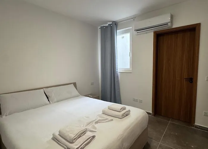 Appartement Spacious 2 Bed With Terrace - By Hostmt *