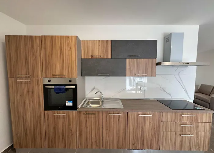 Spacious 2 Bed With Terrace - By Hostmt Ta' Penza